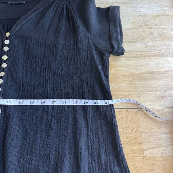 Meo Meli Black Linen Gauze Top Roll Tab Sleeve Abalone Shell Button Up L-XL - Picture 10 of 11